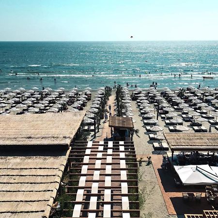 Blue Wave Luxury Apartment Mamaia Nord Azimuth Beach Năvodari Esterno foto